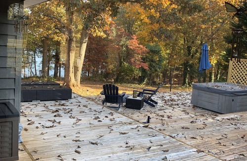 Anderson House | Lake Retreat House
