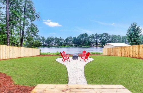 Pooler House | Lake Retreat near Savannah