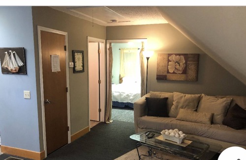 Chapin Apartment | Lake View Apartment