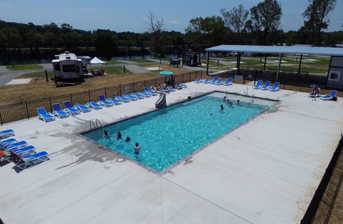 Maysville Cabin | Lake View Cabin, 20 Miles from Emerald Isle! 2 bedroom!