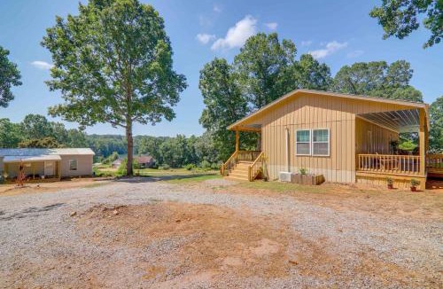 Farmington House | Lake-View Home in Statham w/On-Site Fishing