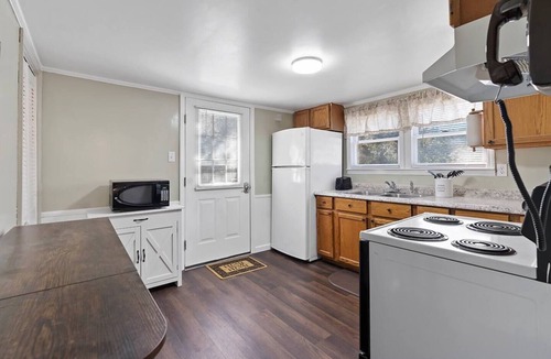 Waterloo Apartment | Lake View in Waterloonn