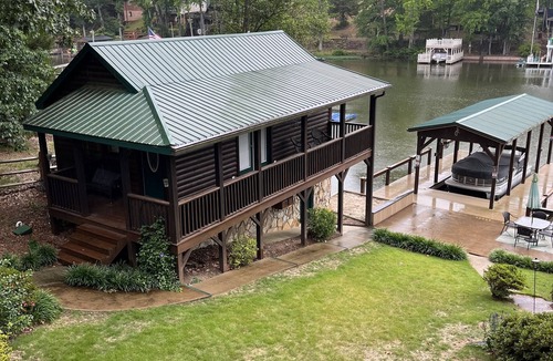 New London Cabin | Lake View Villa