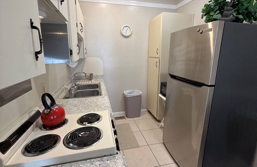 Florida South Atlantic Coast Apartment | Lakefront 1920s 1-bedroom/1-bath apartment at Villa Lotela - Apt. # 4