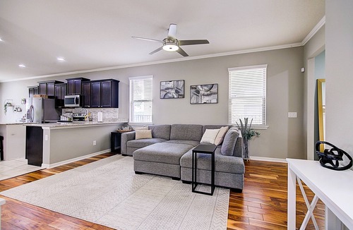 Riverview House | Lakefront 3 BR w/Office +Fenced Yard (6 mo minimum)