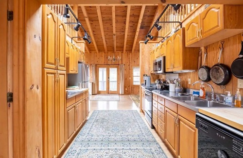 Highlands Hills Cabin | Lakefront Cabin, 2 bedrooms downstairs, 2 upstairs in loft - Sleeps 6