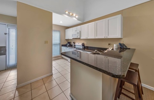 Fairfield Harbour Condo | Lakefront Condo with Indoor Pool, Hot Tub & Resort Access