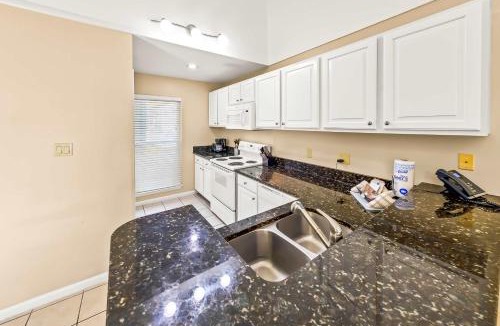 Fairfield Harbour Apartment | Lakefront Condo with Pools Gym & Hot Tub