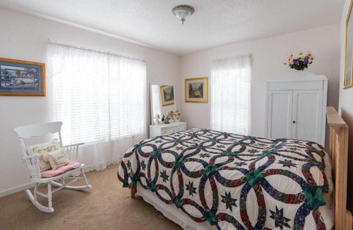 Topton Villa | Lakefront Cottage - Spacious House with Private Dock