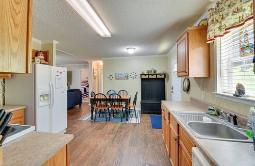 Fair Play House | Lakefront Fair Play Vacation Rental, Pets Welcome!