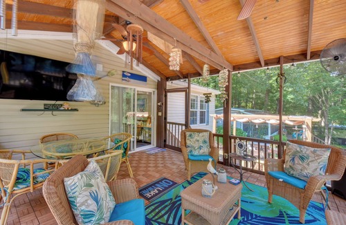 Fair Play House | Lakefront Fair Play Vacation Rental, Pets Welcome!