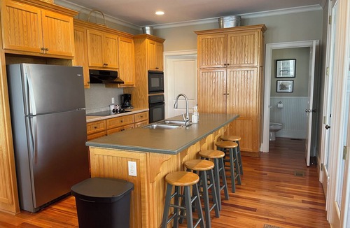 Gold Nugget Point House | Lakefront, family-friendly 7-bedroom home, big water view, volleyball court