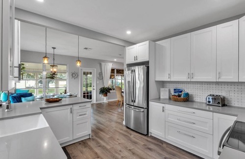 Winter Haven House | Lakefront Family Retreat | Private Dock, Tiki Bar & Kayaks | Near Legoland