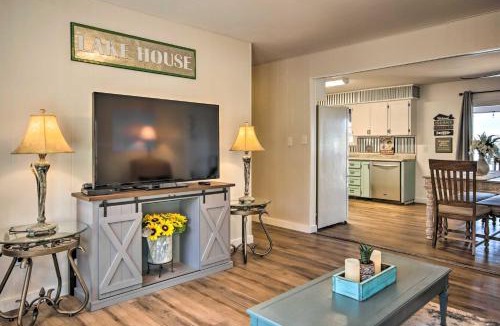 Shell Knob House | Lakefront Gem w/Screened Porch + Game Room!