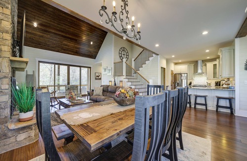Glenville House | Lakefront Glenville Home w/Pickleball Access!