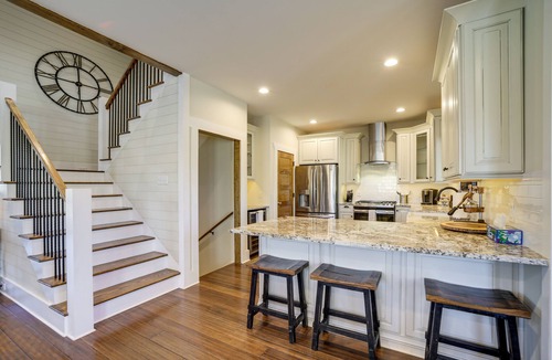 Glenville House | Lakefront Glenville Home w/Pickleball Access!