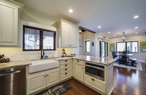 Glenville House | Lakefront Glenville Home w/Pickleball Access!