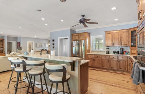 Eatonton House | LAKEFRONT HOME DIRECTLY ON LAKE OCONEE WITH BOAT RENTAL