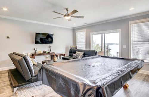 Leesville House | Lakefront Leesville Retreat w/Private Dock!