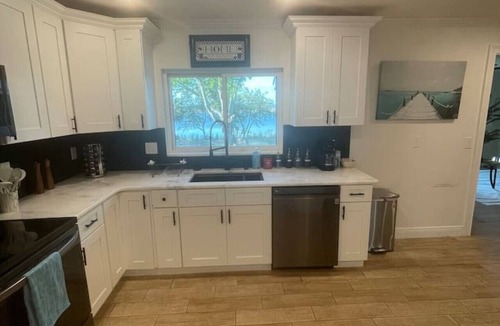 Lake Wales House | Lakefront Pool Retreat Theater 7.1 Fishing