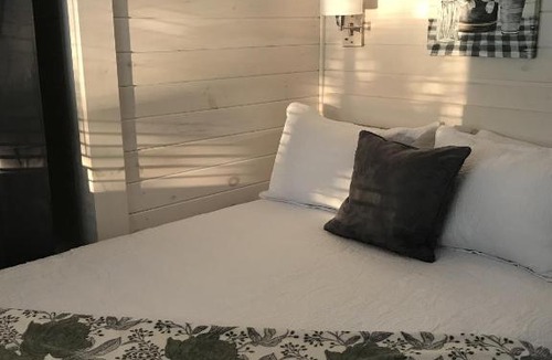 Steele Creek Apartment | Lakefront Property Two Bedroom #34 at Long Cove Resort