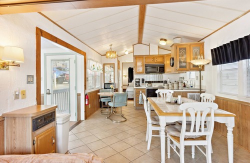 New London House | Lakefront Retreat In Badin Shores Resort 2 Bedroom Home