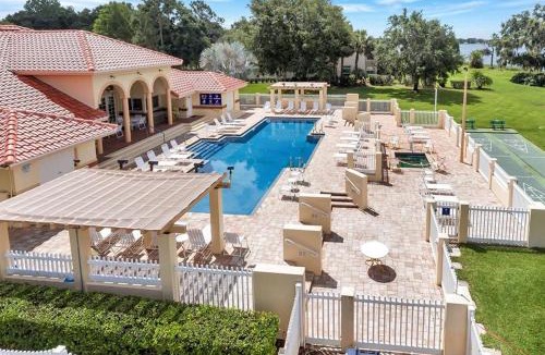 Winter Haven House | Lakefront Retreat in Winterset