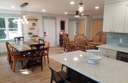 Hiawassee House | Lakefront Retreat on Chatuge – 5 Min to Town w/Mother-in-Law Suite- sleeps 10