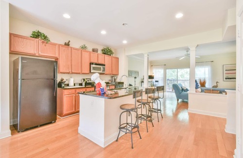 Hartwell House | Lakefront Retreat w/Pool & Game Room near Downtown