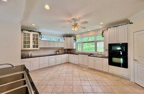 Loudon House | Lakefront Southern Charmer in Tellico Village