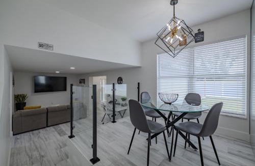 Lutz House | Lakehills Paradise Modern Home with heated pool