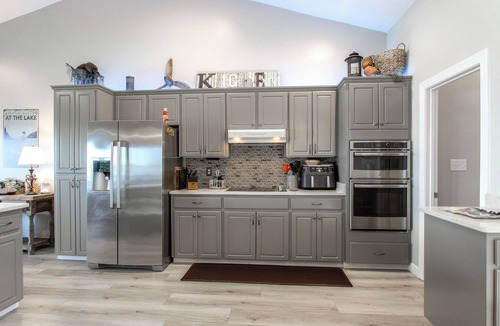 Cross Hill House | Lakehouse Landing - Hot tub + Outdoor Kitchen + Stunning sunsets