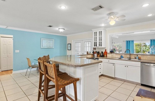 Sebastian Highlands House | Lakehouse with Sunsets, Private Pool and Jacuzzi, 1Mi to Indian River Lagoon