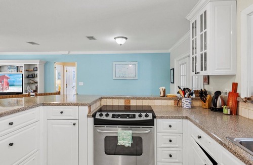 Sebastian Highlands House | Lakehouse with Sunsets, Private Pool and Jacuzzi, 1Mi to Indian River Lagoon