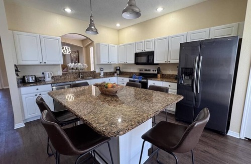 Lake Berkley House | Lakeside at Lake Berkley close to Disney