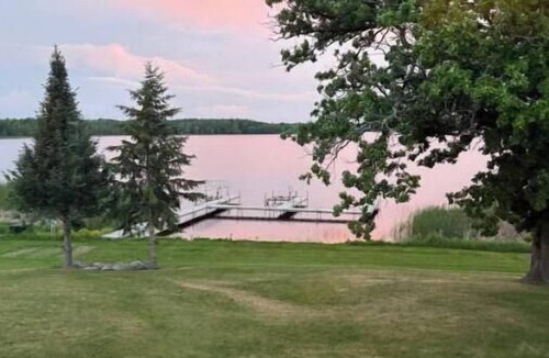 Aitkin Cabin | Lakeside Cabin Escape with Resort Amenities & Endless Outdoor Adventures