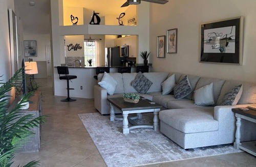 Crown Pointe House | *LAKESIDE CARRIAGE HOUSE - CROWN POINTE * NAPLES 3 BEDS/2 BATHS - LAKE VIEW