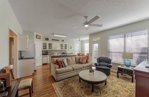 Aiken Cottage | Lakeside Retreat - Tranquil Escape Minutes from Aiken, Augusta & Stable View.