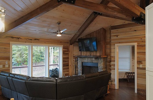 Tuckasegee Cabin | Lakeside Serenity in the Smokies — Retreat on Wolf Lake