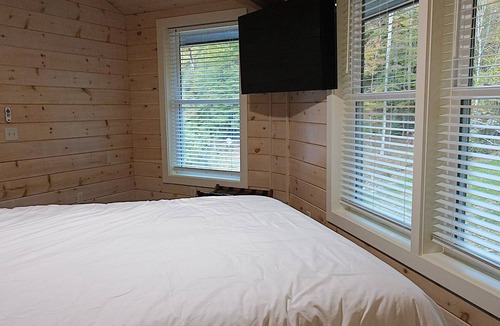 Tuckasegee Cabin | Lakeside Serenity in the Smokies — Retreat on Wolf Lake