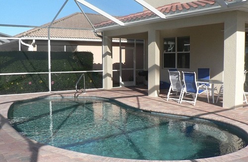 Naples Villa | Lakeside Villa With Beautiful Private Pool