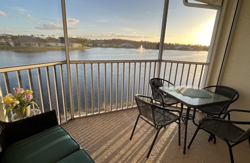 Fort Myers Condo | Lakeview Lanai in Fort Myers! Gated community with resort like amenities!