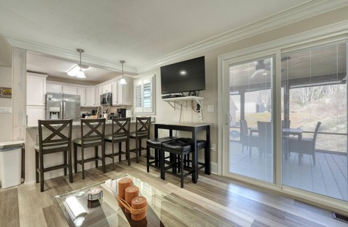 Water's Edge House | Lakeview Villa #2 Near Lake Chatuge