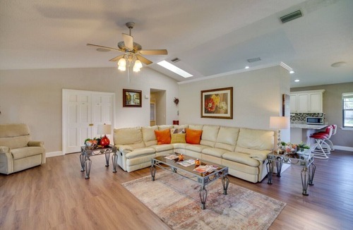 Lakewood Park House | Lakewood Park Golf View Home w Pool & Lanai