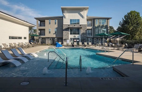 East Raleigh Apartment | Landing Apartments Near Downtown Raleigh & WakeMed