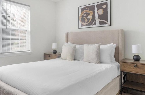Holly Springs Apartment | Landing at Trellis Pointe - 2 Bedrooms in Downtown Holly Springs