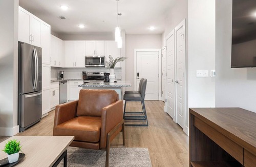 Southeast Orlando Apartment | Landing | Beautiful 1BD, Clubhouse, Pool