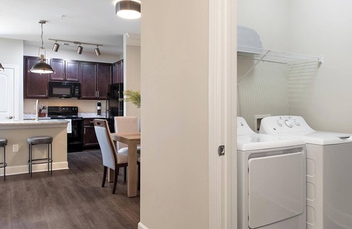 Greer Apartment | Landing | Beautiful 1BD, Gym, Pool