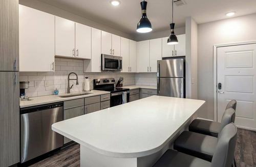 Charlotte Apartment | Landing | Beautiful 1BD, Pool, Yoga Studio