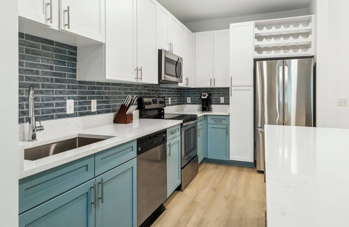 Eden Apartment | Landing | Beautiful 1BD, Gym, Clubhouse